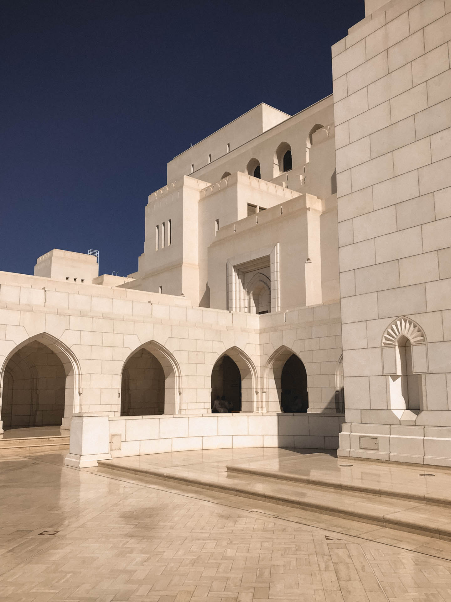 oman-maskat-muscat-shangri-la-al-jissah-al-husn-al-bandar-qatar-royal-opera-house-2